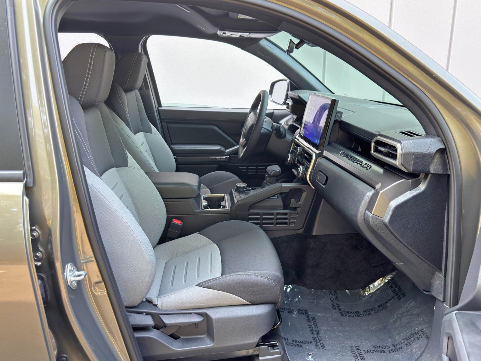Used 2025 Toyota Tacoma TRD Off-Road AWD/4WD image 15