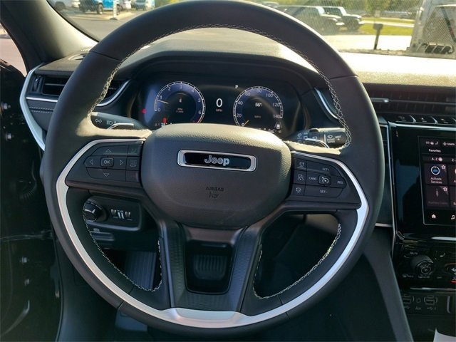 New 2025 Jeep Grand Cherokee L Laredo w/ Luxury Tech Group I image 23