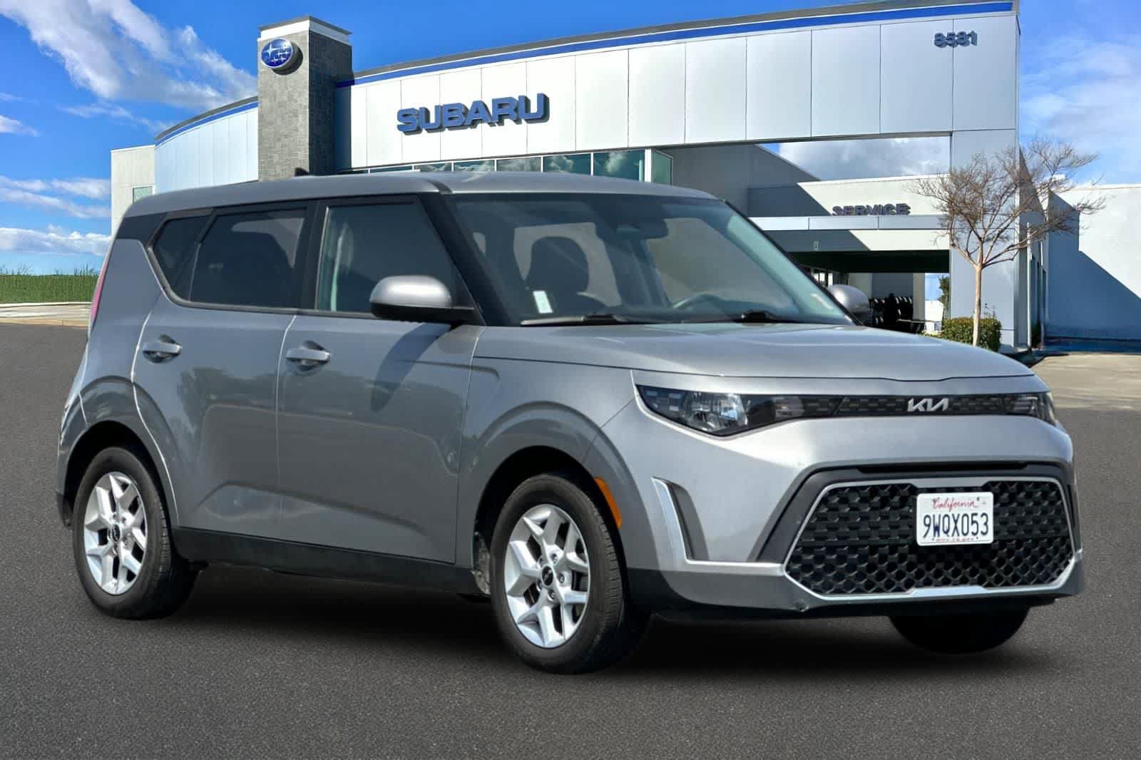 Used 2023 Kia Soul LX w/ Option Group 015 FWD image 5