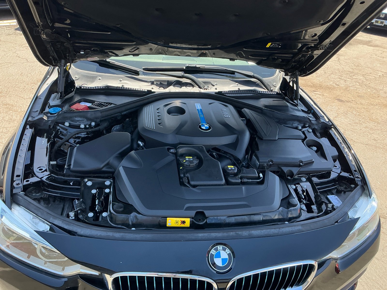 Used 2018 BMW 330e image 21