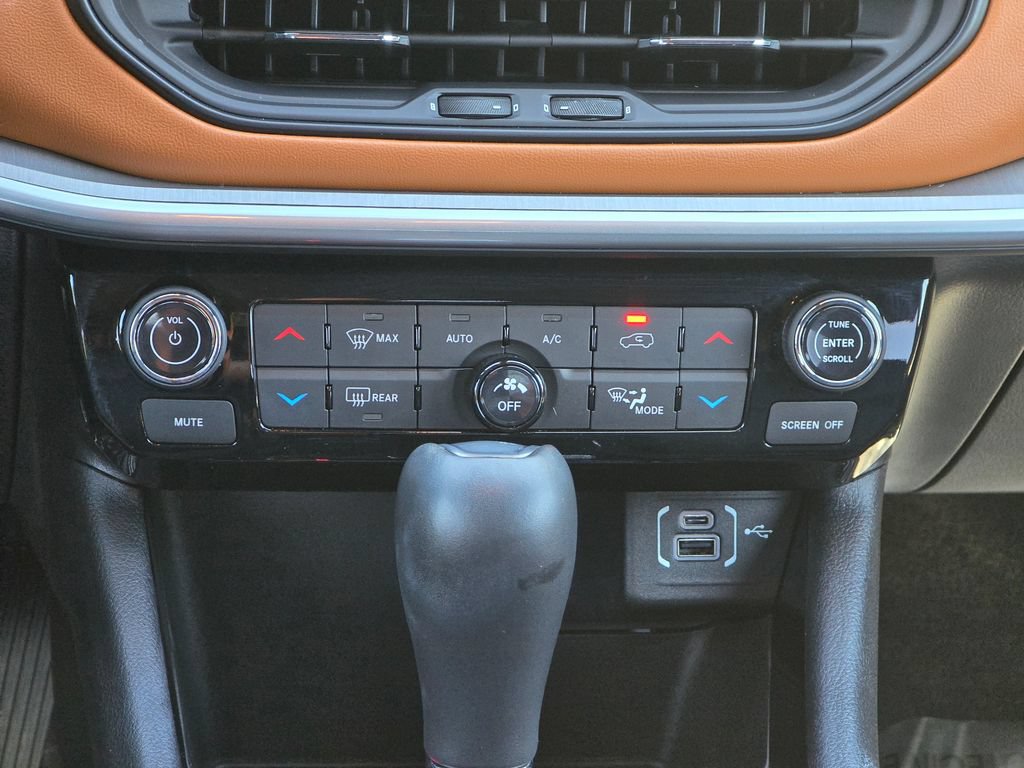 Used 2025 Jeep Compass Limited AWD/4WD image 34