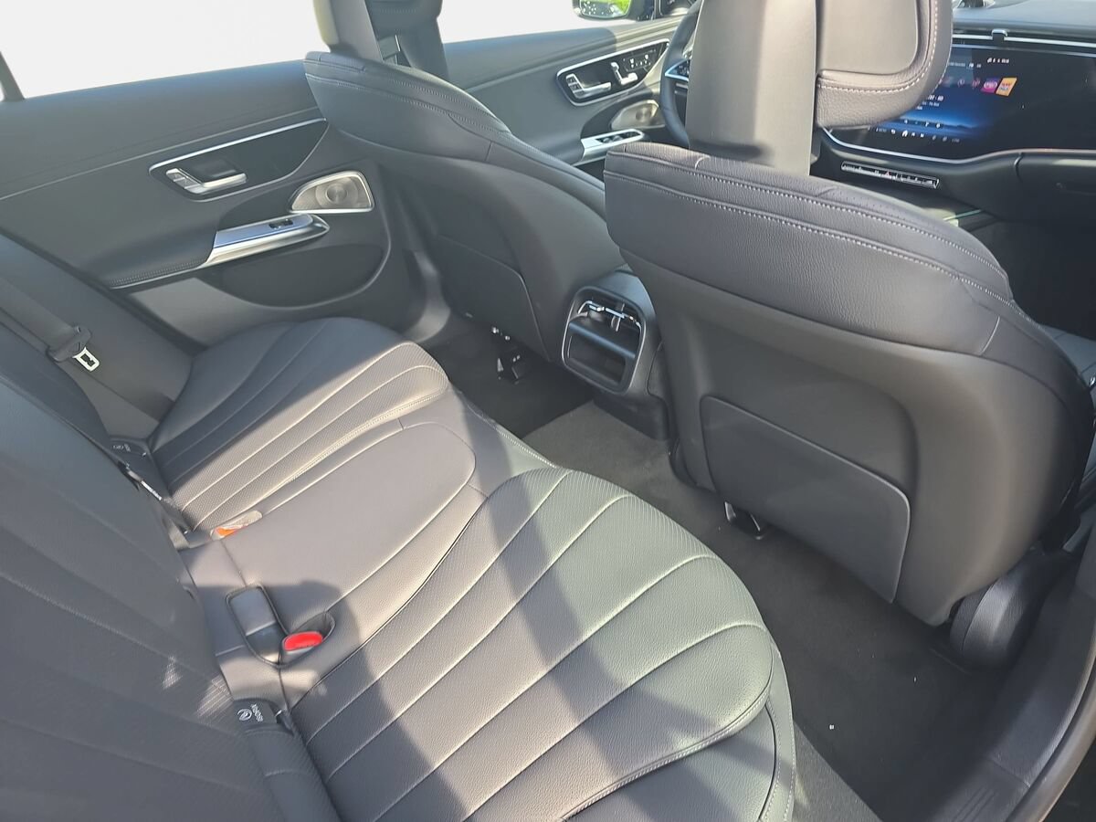 New 2026 Mercedes-Benz E 350 4MATIC Sedan image 11