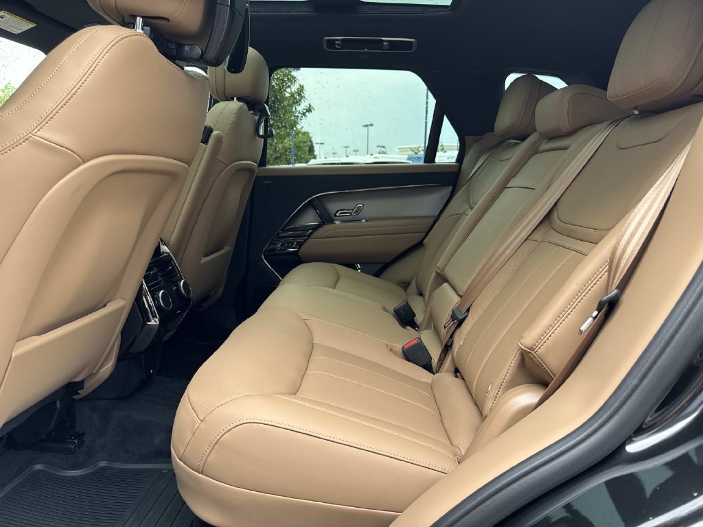 New 2026 Land Rover Range Rover Sport SE AWD/4WD image 13
