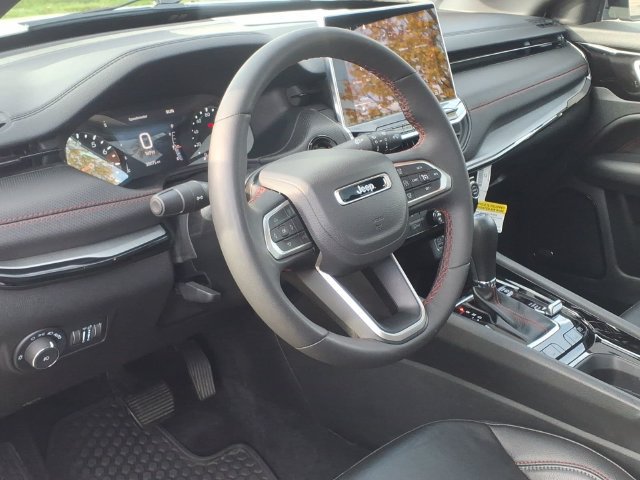 Certified 2025 Jeep Compass Trailhawk w/ Sun & Sound Group AWD/4WD image 7
