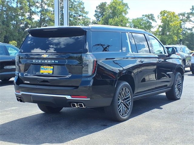 New 2026 Chevrolet Suburban High Country image 2