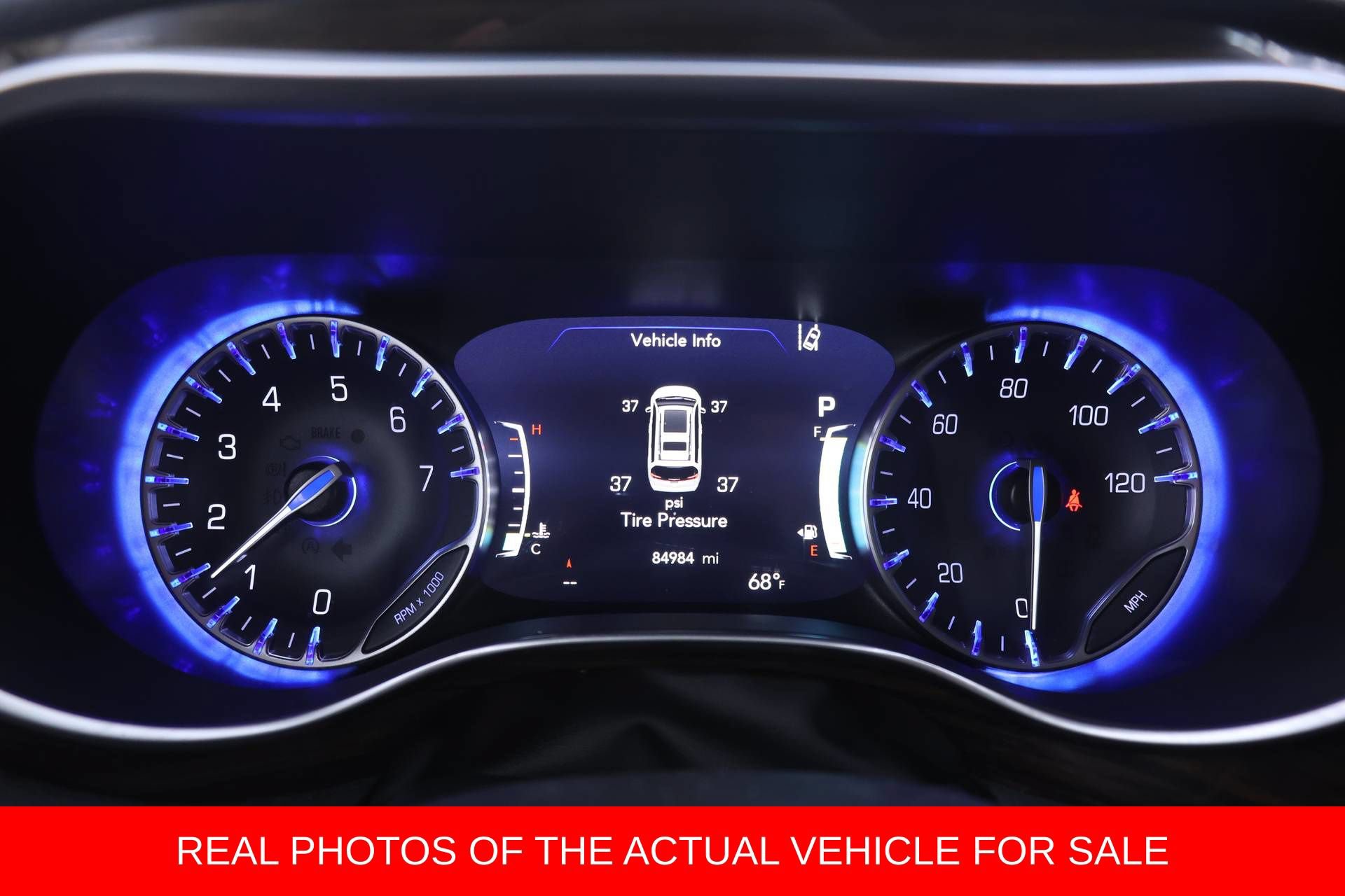 Used 2022 Chrysler Pacifica Limited w/ Uconnect Theater Family Group AWD/4WD image 7