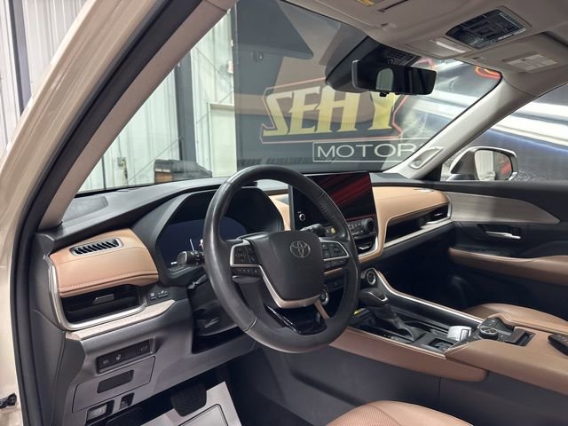 Used 2024 Toyota Grand Highlander Platinum image 6