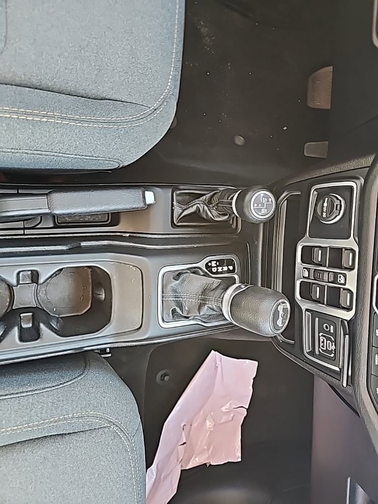 Used 2025 Jeep Wrangler Unlimited Sport S 4xe w/ Convenience Group AWD/4WD image 8