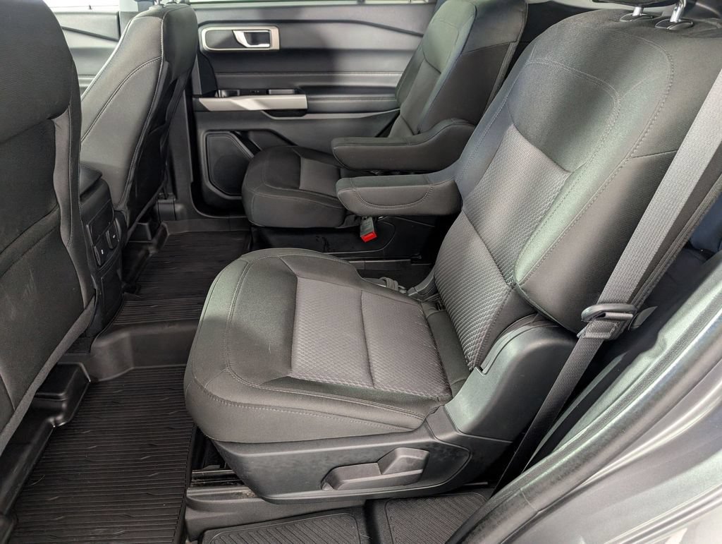 Used 2023 Ford Explorer XLT AWD/4WD image 27