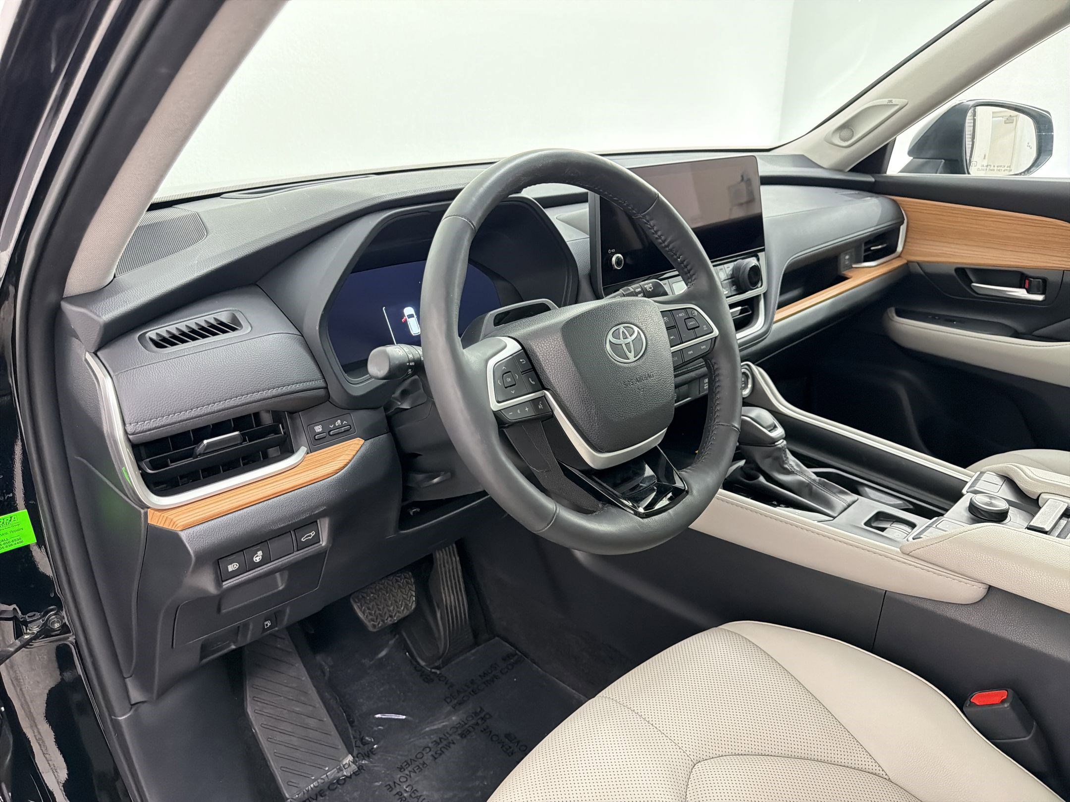 Used 2024 Toyota Grand Highlander Platinum image 4