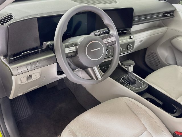 Certified 2024 Hyundai Kona SE AWD/4WD image 11