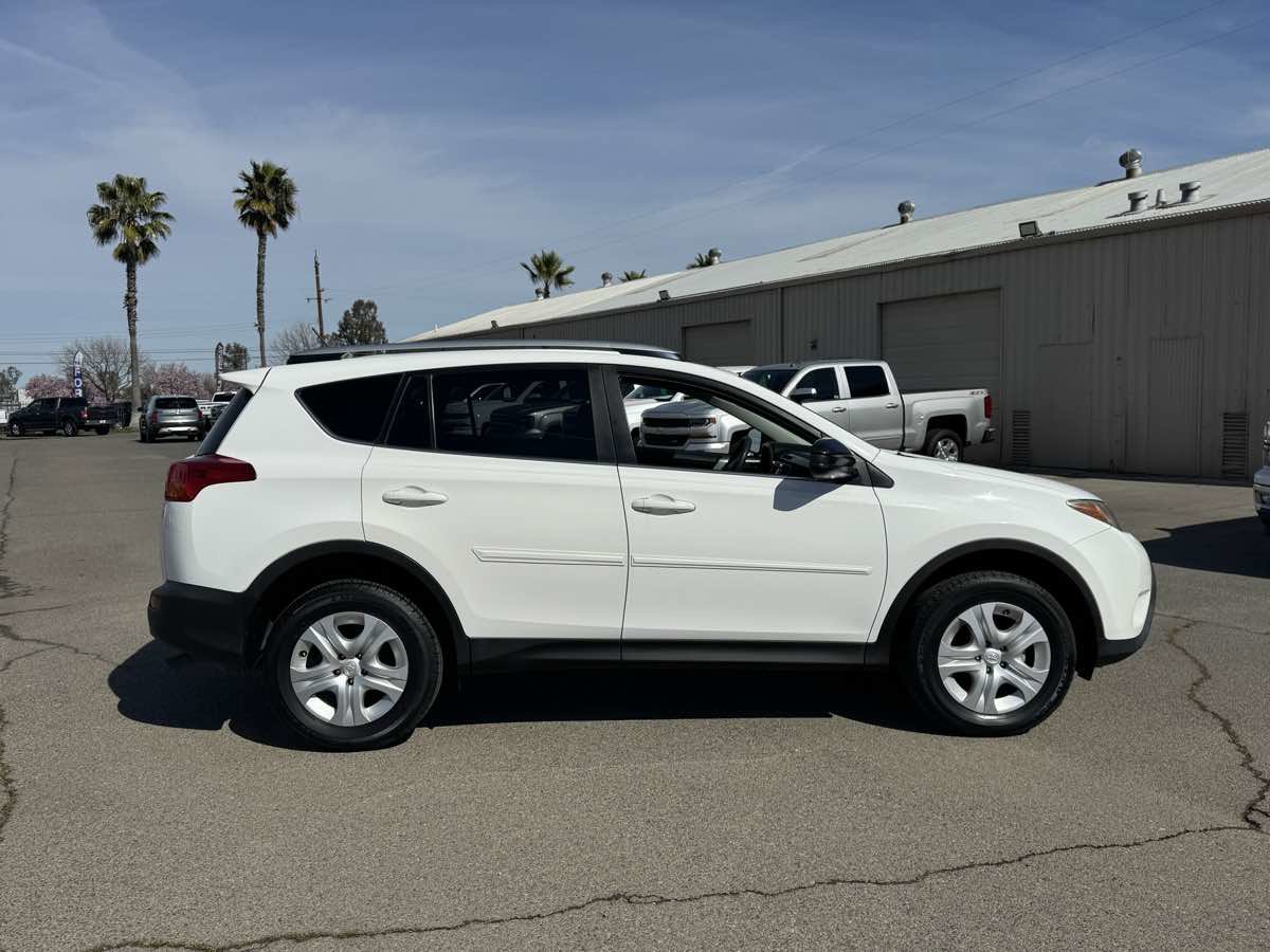 Used 2015 Toyota RAV4 LE image 11