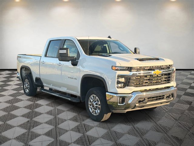 Used 2025 Chevrolet Silverado 2500 LT w/ Convenience Package AWD/4WD image 4