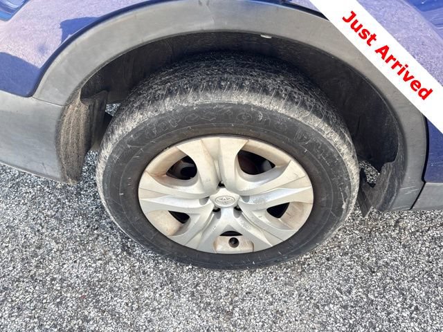 Used 2015 Toyota RAV4 LE FWD image 18