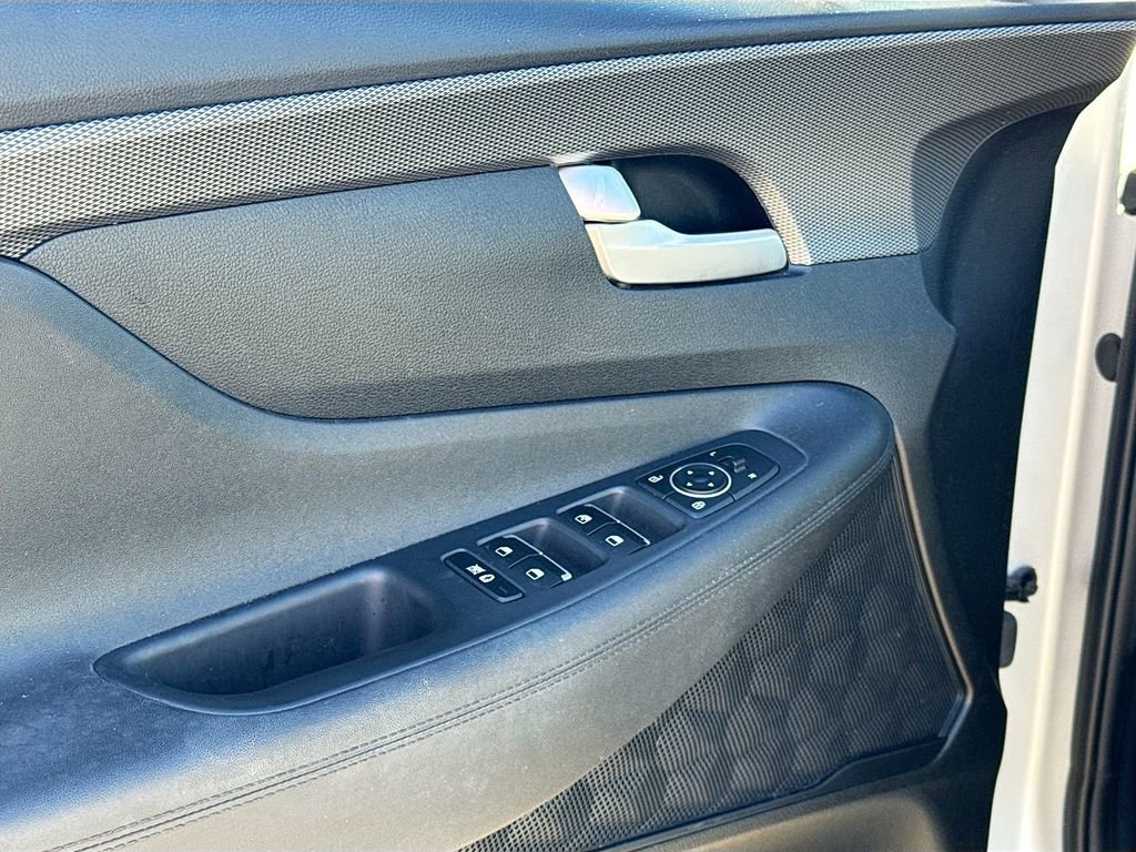 Used 2019 Hyundai Santa Fe SE image 13