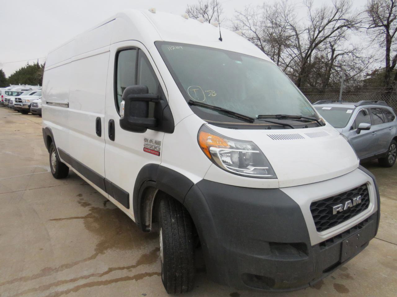 Used 2020 RAM ProMaster 2500 w/ Interior Convenience Group FWD image 3