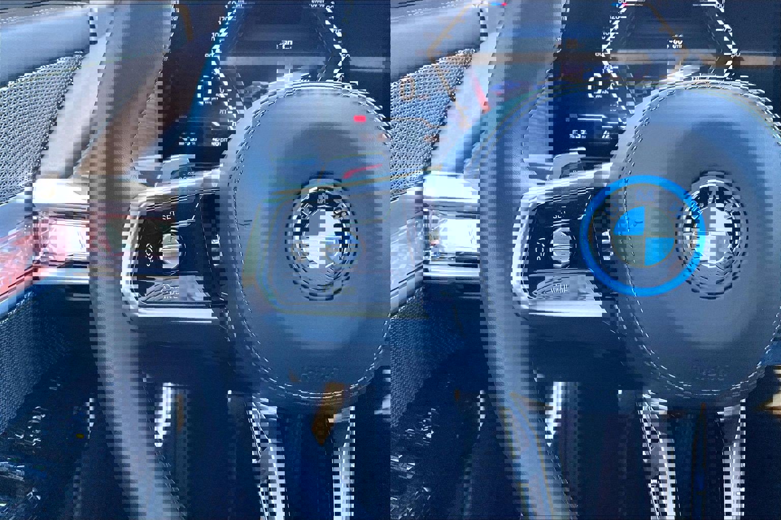 Used 2025 BMW i7 xDrive60 w/ Executive Package image 22