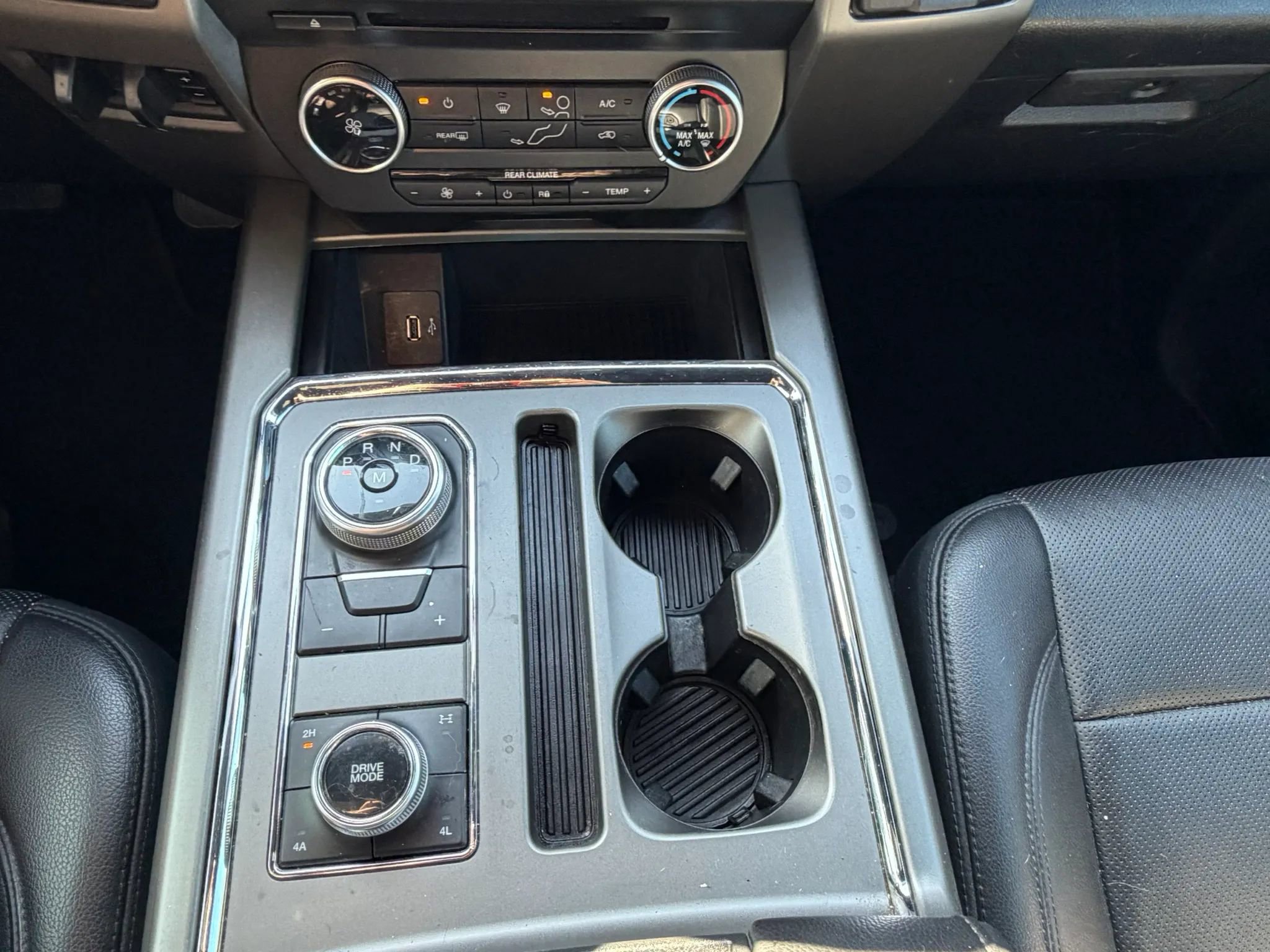 Used 2018 Ford Expedition Max XLT AWD/4WD image 14