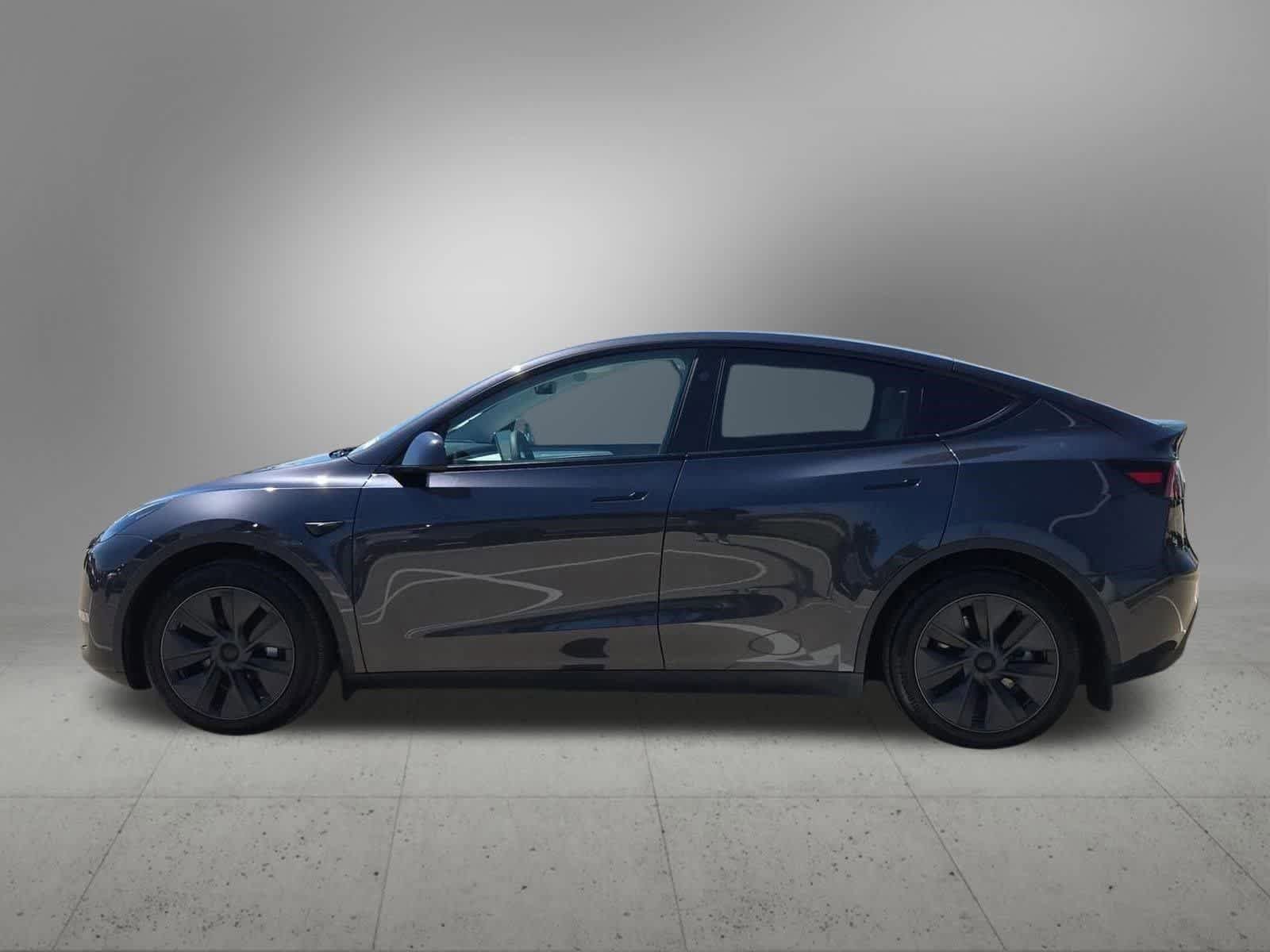 Used 2025 Tesla Model Y Long Range AWD/4WD image 3