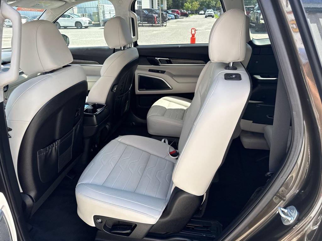 Used 2021 Kia Telluride SX w/ SX Prestige Package AWD/4WD image 11