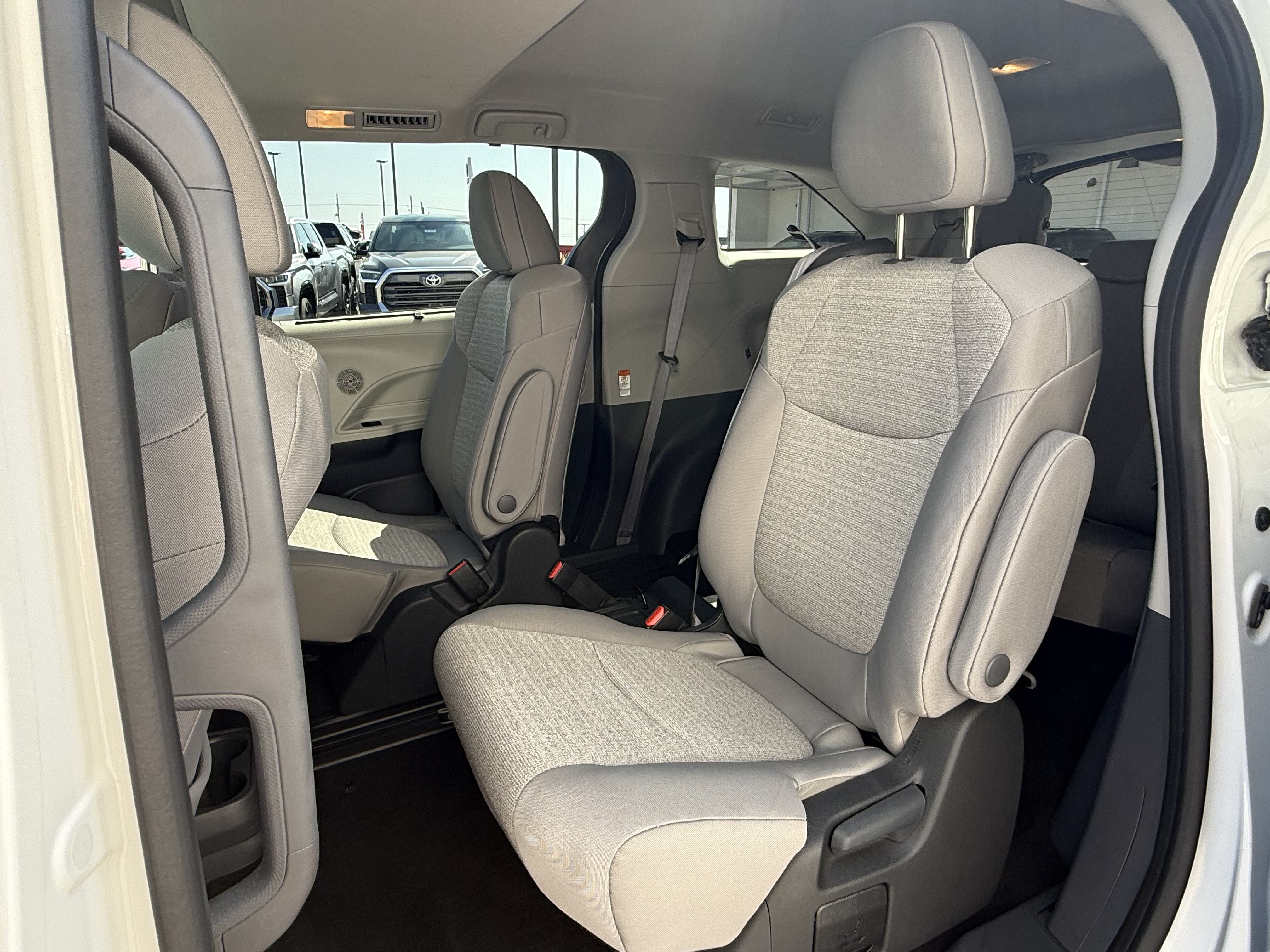 Certified 2024 Toyota Sienna LE w/ LE Plus Package AWD/4WD image 5
