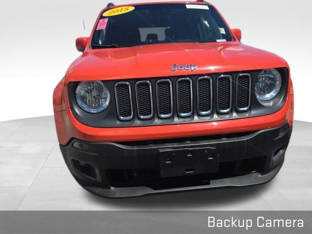 Used 2018 Jeep Renegade Latitude w/ Cold Weather Group AWD/4WD image 3