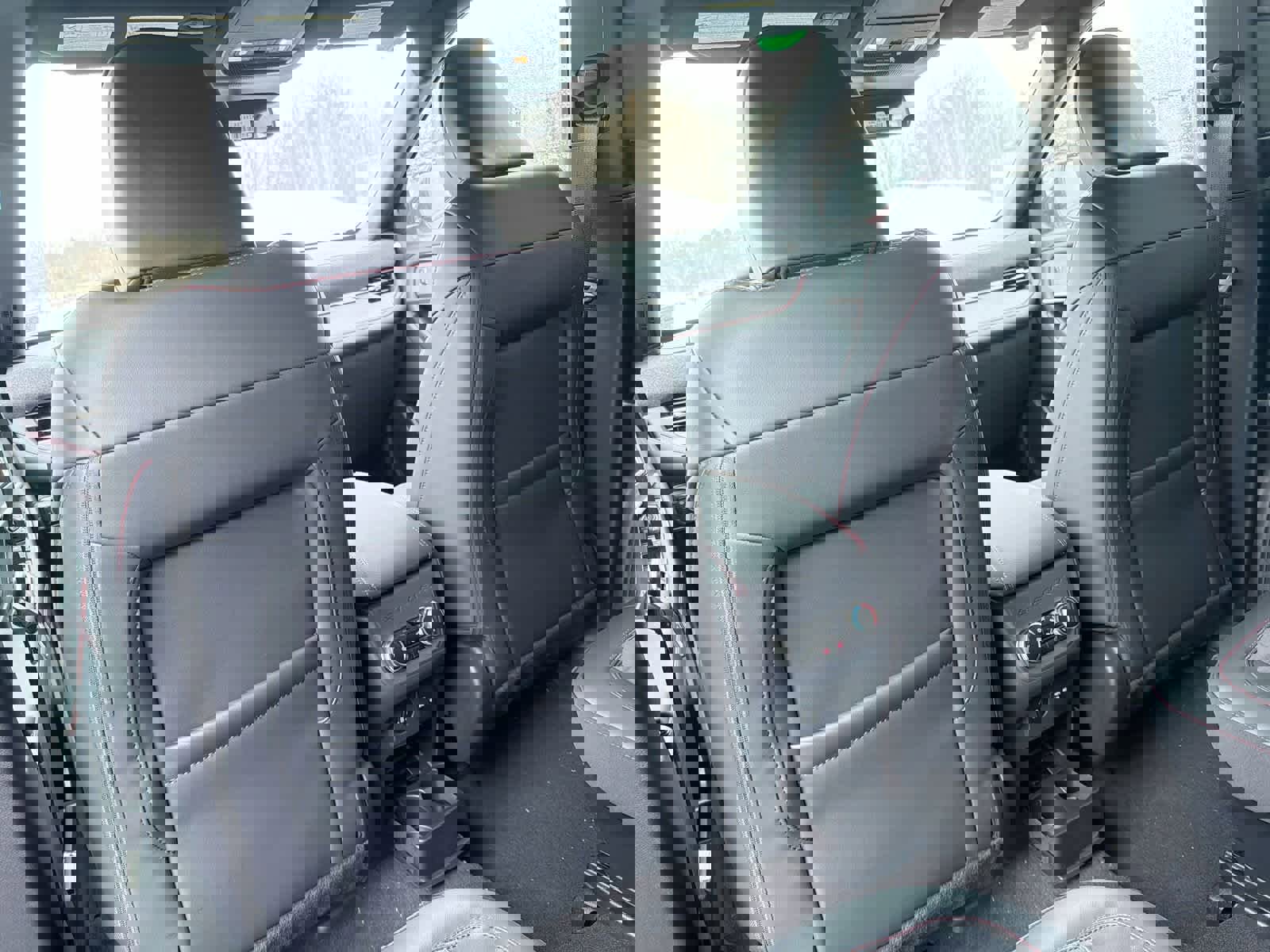 New 2026 Ford Explorer ST-Line w/ ST-Line Street Pack image 19