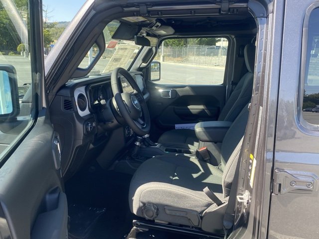 New 2025 Jeep Gladiator Sport image 15