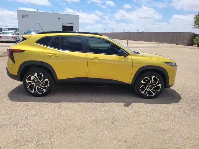 Used 2025 Chevrolet Trax RS w/ Driver Confidence Package FWD image 5
