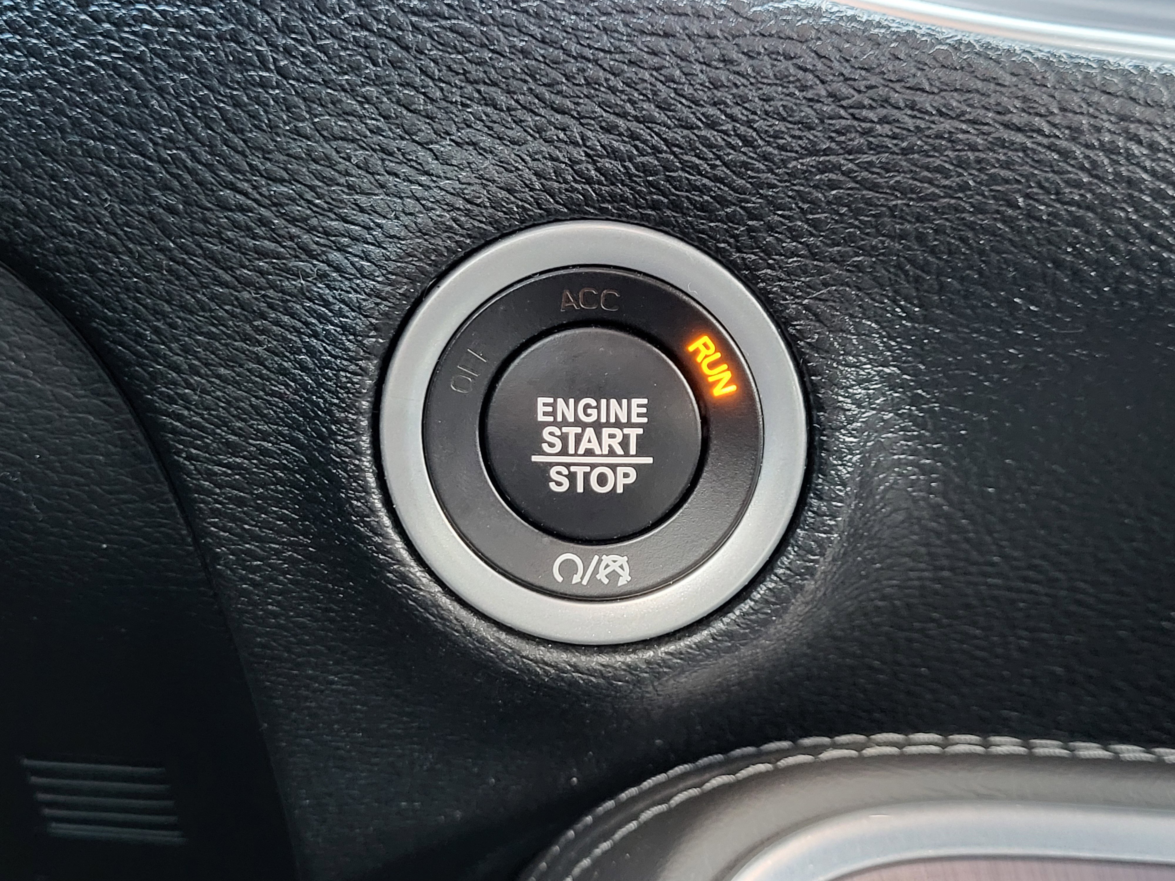 Used 2018 Dodge Challenger R/T w/ Blacktop Package image 25