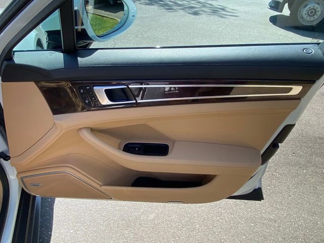 Used 2019 Porsche Panamera image 37