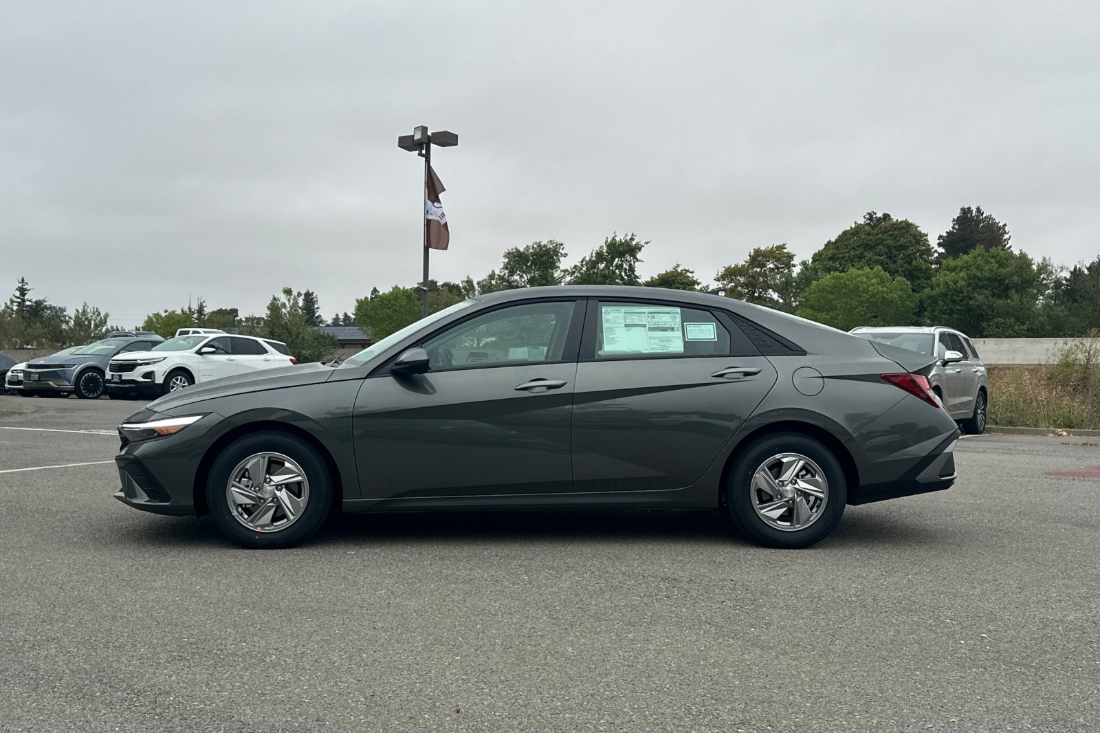 New 2026 Hyundai Elantra SE FWD image 7