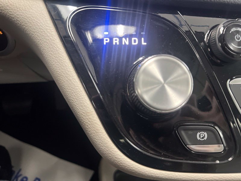 Used 2019 Chrysler Pacifica Limited FWD image 32
