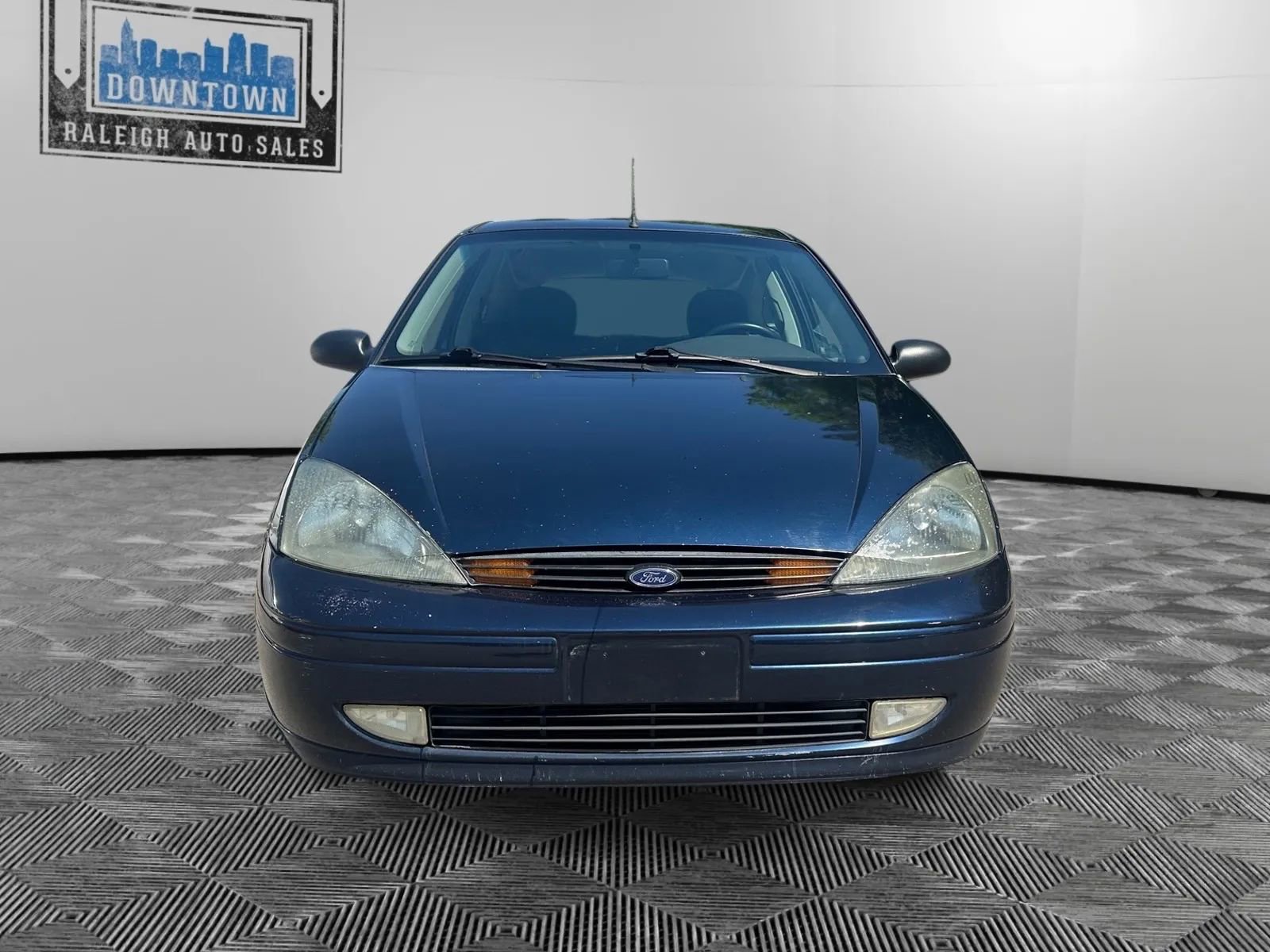 Used 2003 Ford Focus ZX3 Hatchback FWD image 3