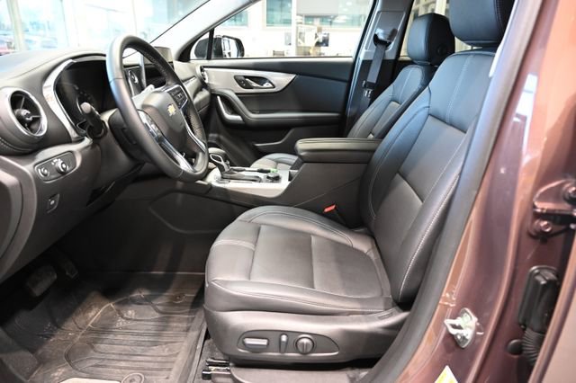 Used 2024 Chevrolet Blazer LT w/ Midnight/Sport Edition image 9