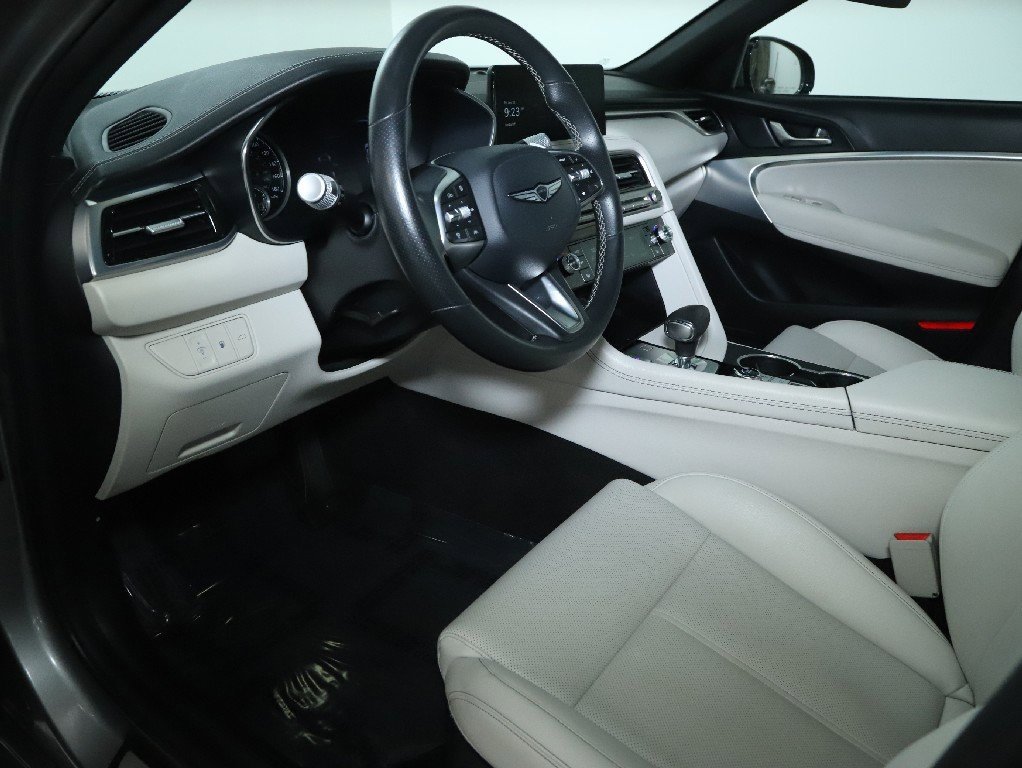 Used 2024 Genesis G70 2.5T image 17