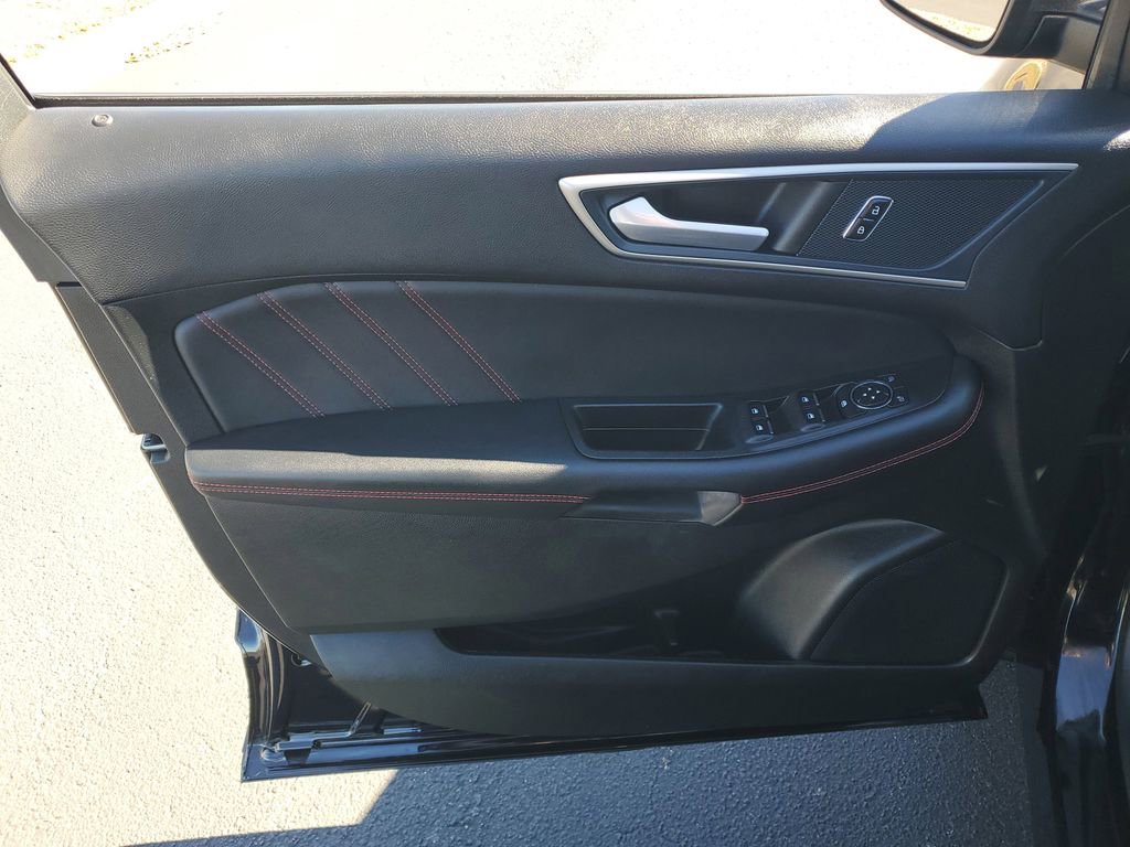 Certified 2024 Ford Edge ST-Line AWD/4WD image 14