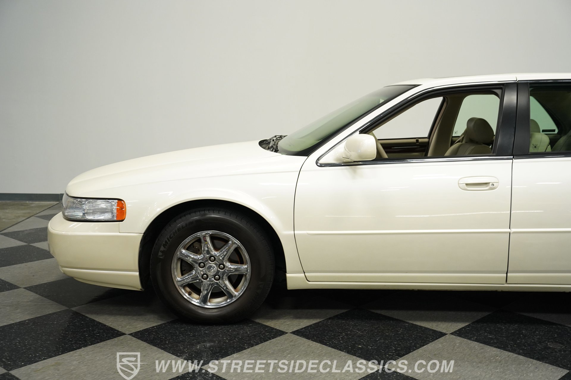 Used 1998 Cadillac Seville STS w/ Heated Seats Pkg image 21
