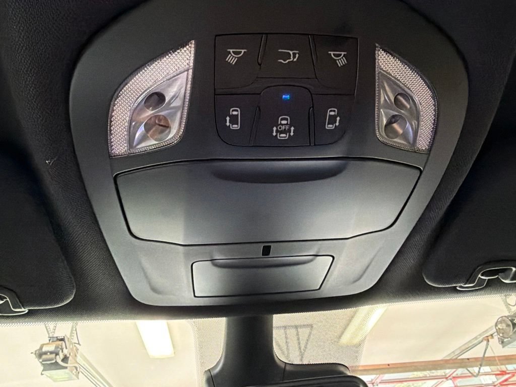 New 2027 Chrysler Pacifica Select FWD image 18