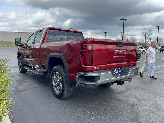 New 2026 GMC Sierra 2500 SLT AWD/4WD image 5