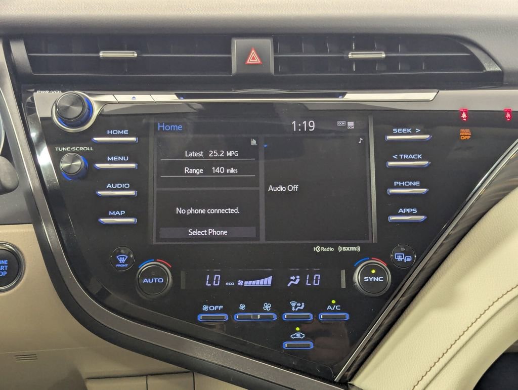 Used 2020 Toyota Camry XLE FWD image 20