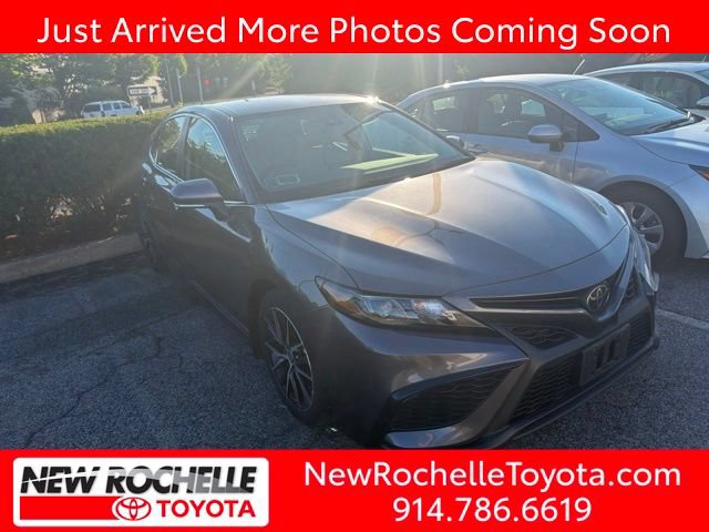 Used 2023 Toyota Camry SE w/ Cold Weather Package AWD/4WD image 1