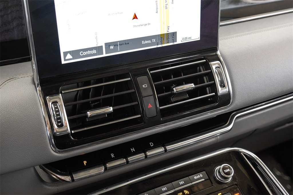 Used 2019 Lincoln Navigator Reserve image 27