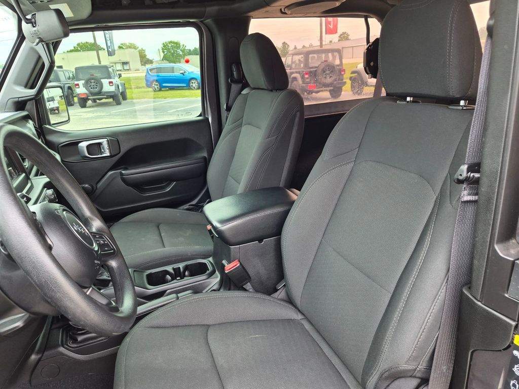 Used 2022 Jeep Wrangler Sport AWD/4WD image 13