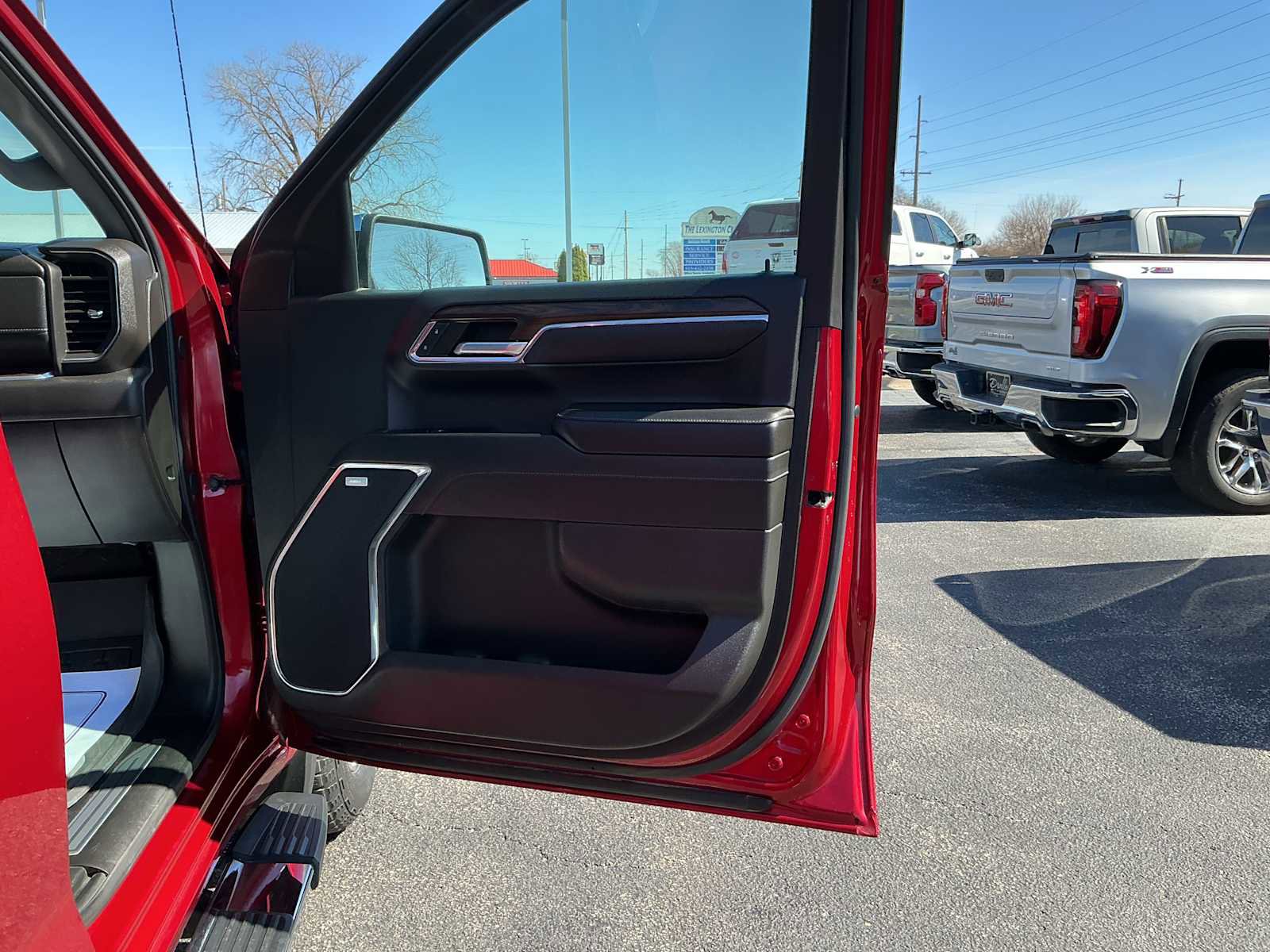 Used 2024 GMC Sierra 1500 SLT w/ SLT Premium Plus Package image 26