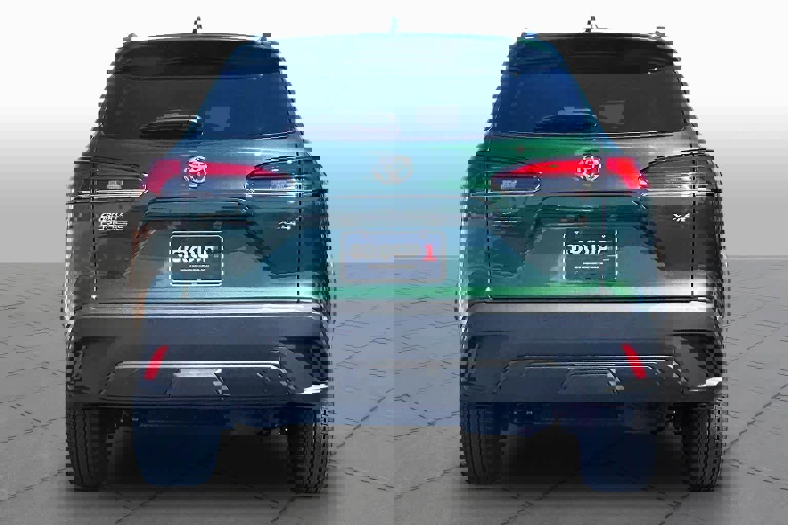 Used 2022 Toyota Corolla Cross XLE w/ Convenience Package image 5