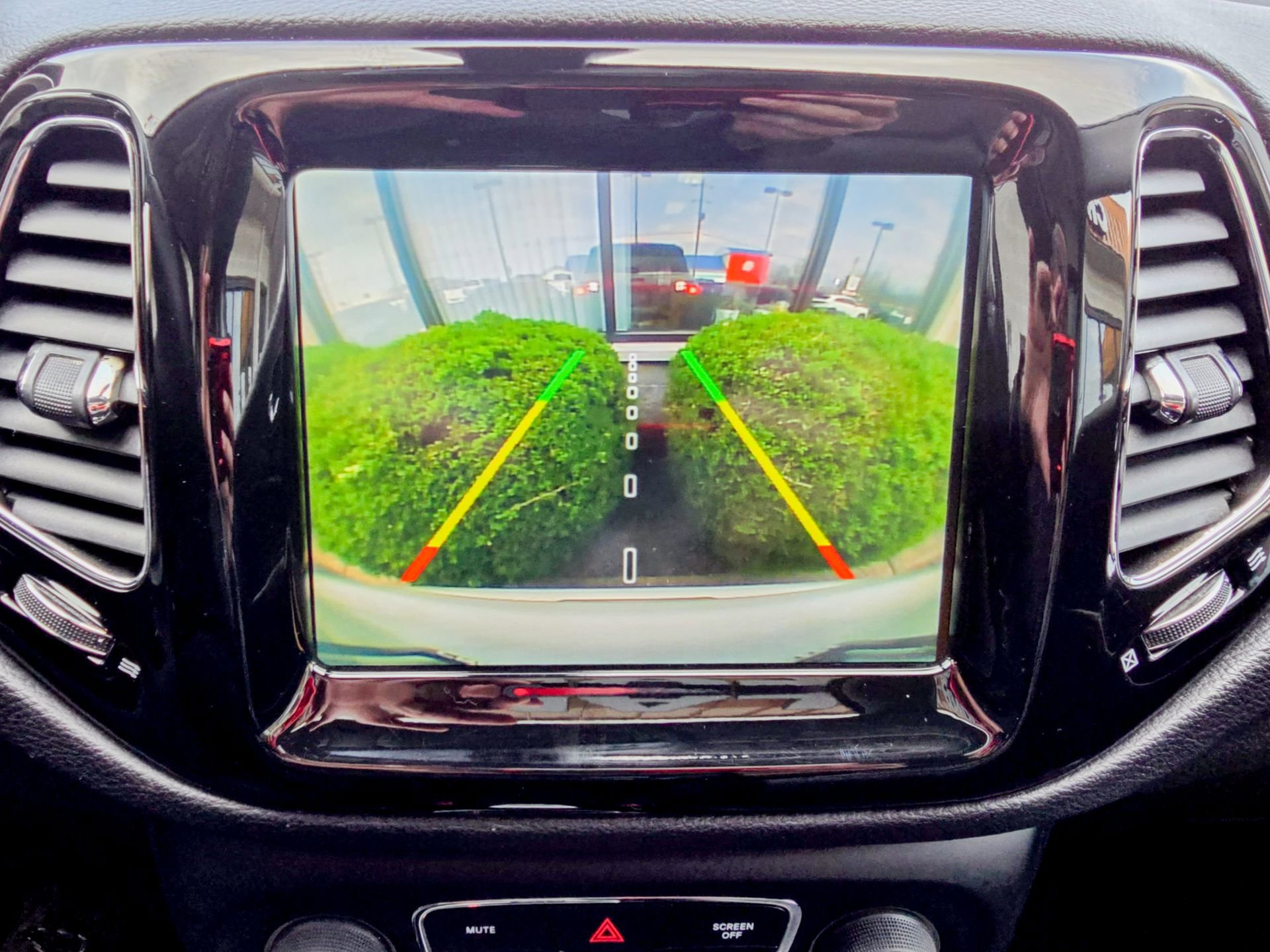 Used 2018 Jeep Compass Limited w/ Navigation Group image 18