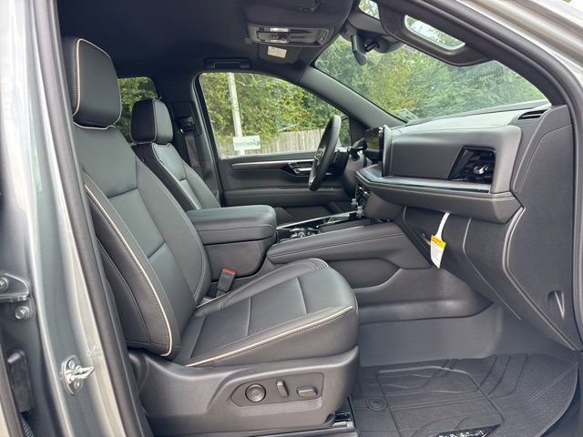 New 2025 Chevrolet Suburban Premier image 37