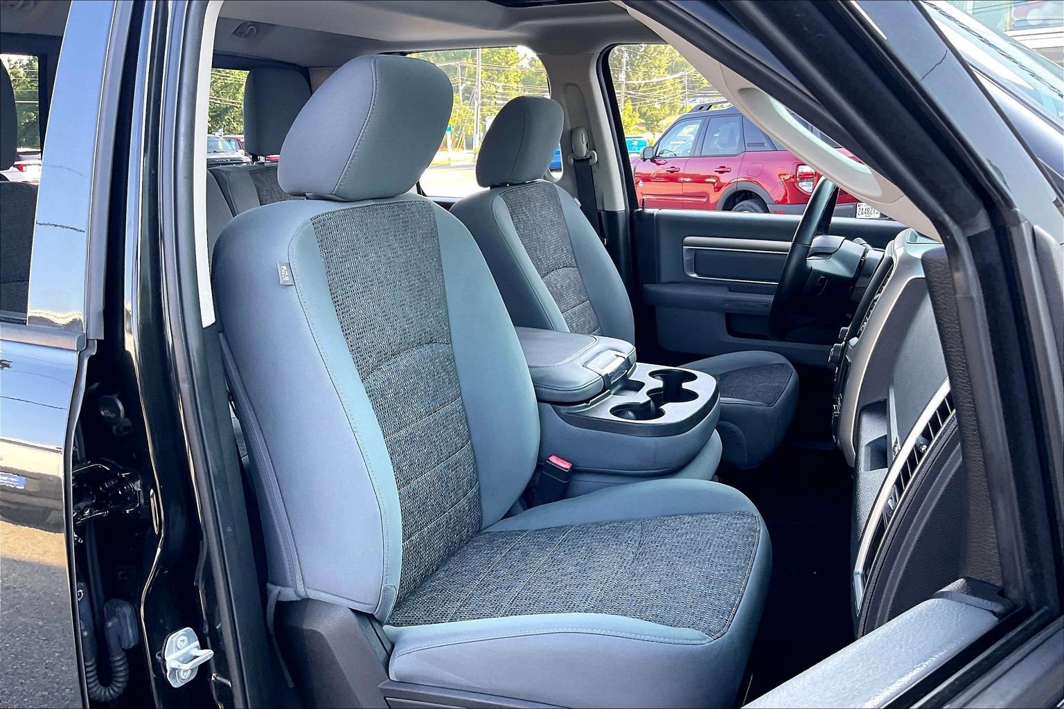Used 2017 RAM 1500 Big Horn AWD/4WD image 7