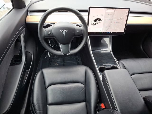 Used 2020 Tesla Model 3 Standard Range Plus image 13